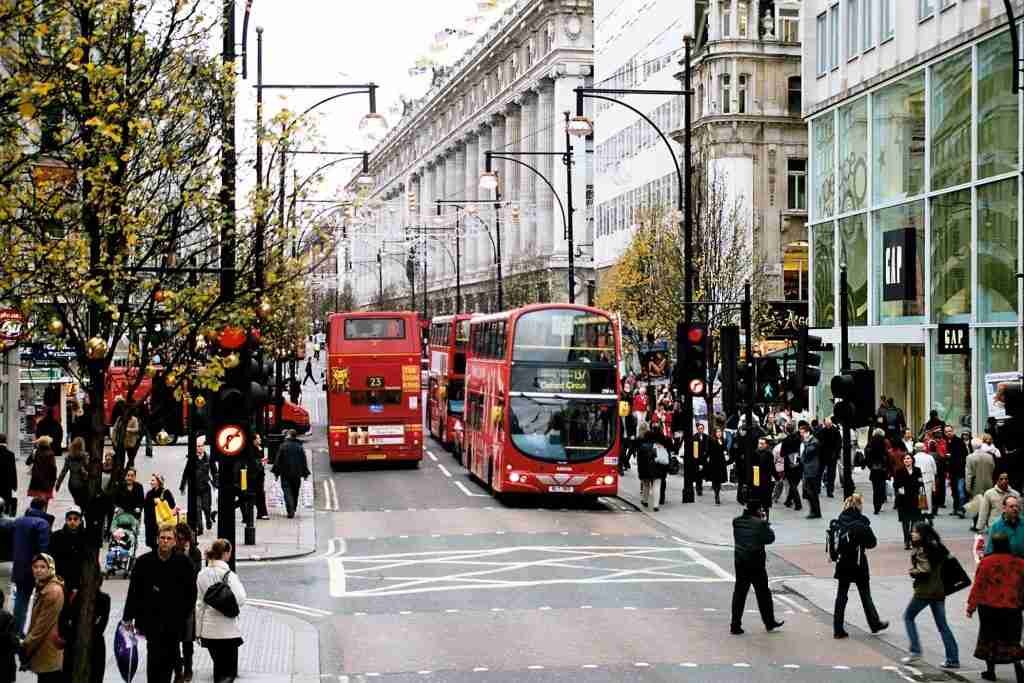 英國生活 必看！帶你認識隨處可見的英國街道指標｜英國留學生活